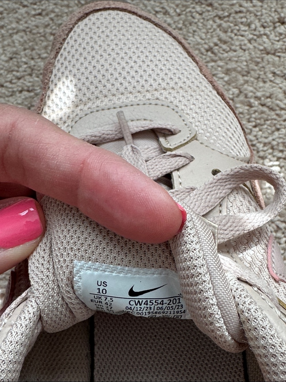 Women’s Nike Air Max Sneakers in Dusty Pink - Picture 7 of 9